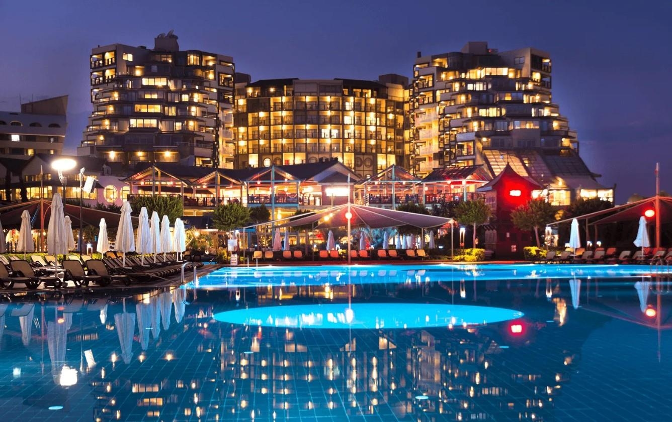 Limak Lara Deluxe Hotel & Resort