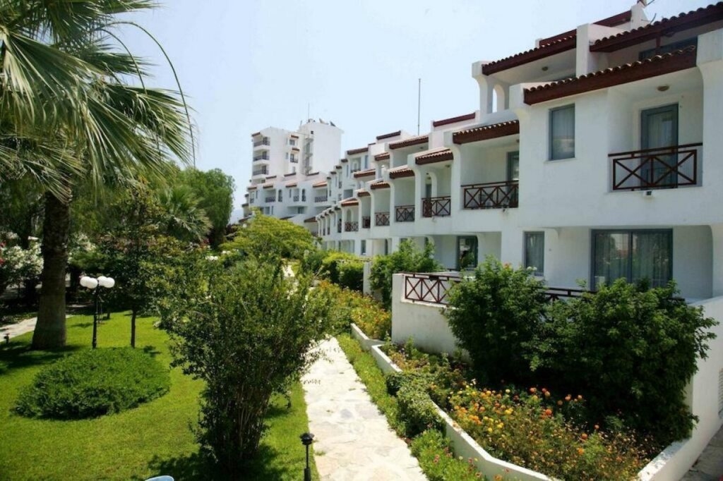 Sentinus Beach Hotel