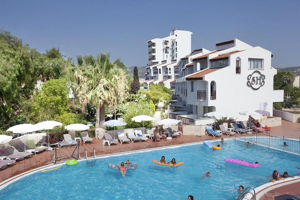 Sentinus Beach Hotel