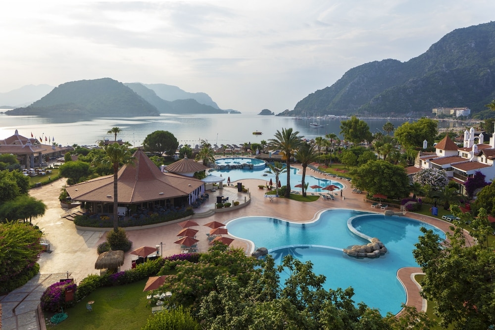 MARTI Resort