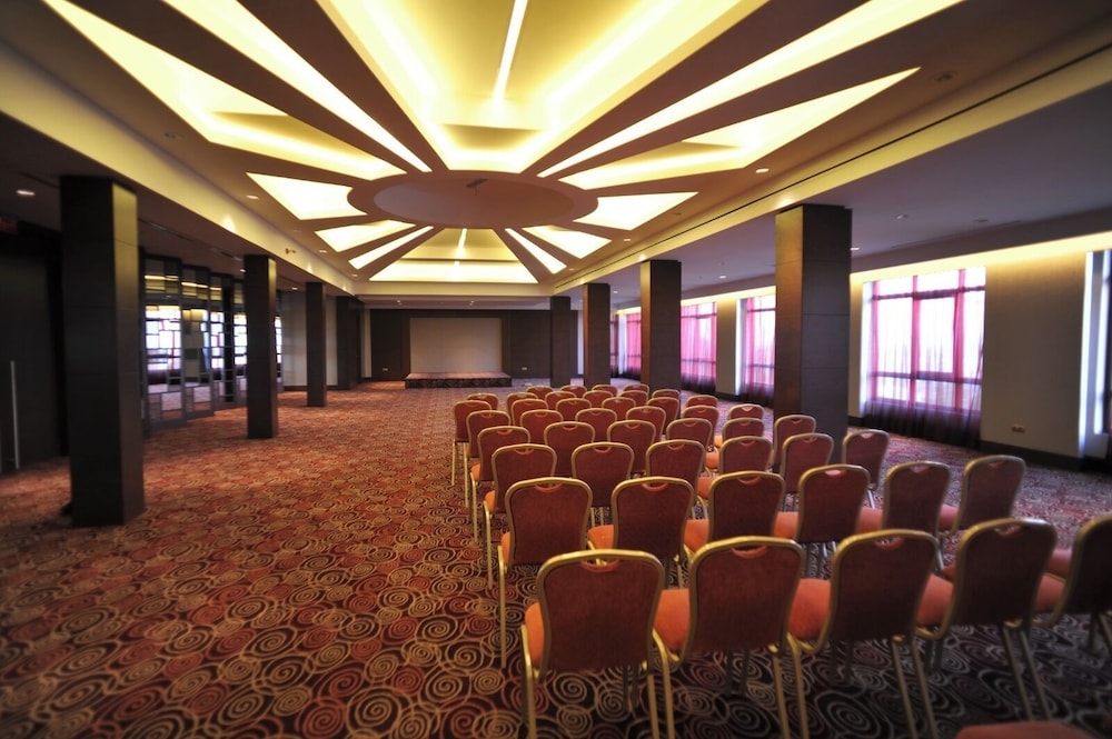 Celik Palas Convention Center & Thermal Spa
