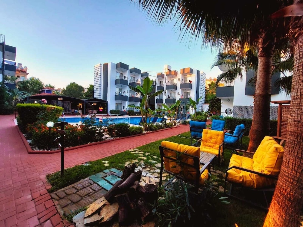 Summer Rose Hotel