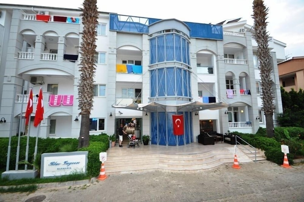 Two Seas Hotel
