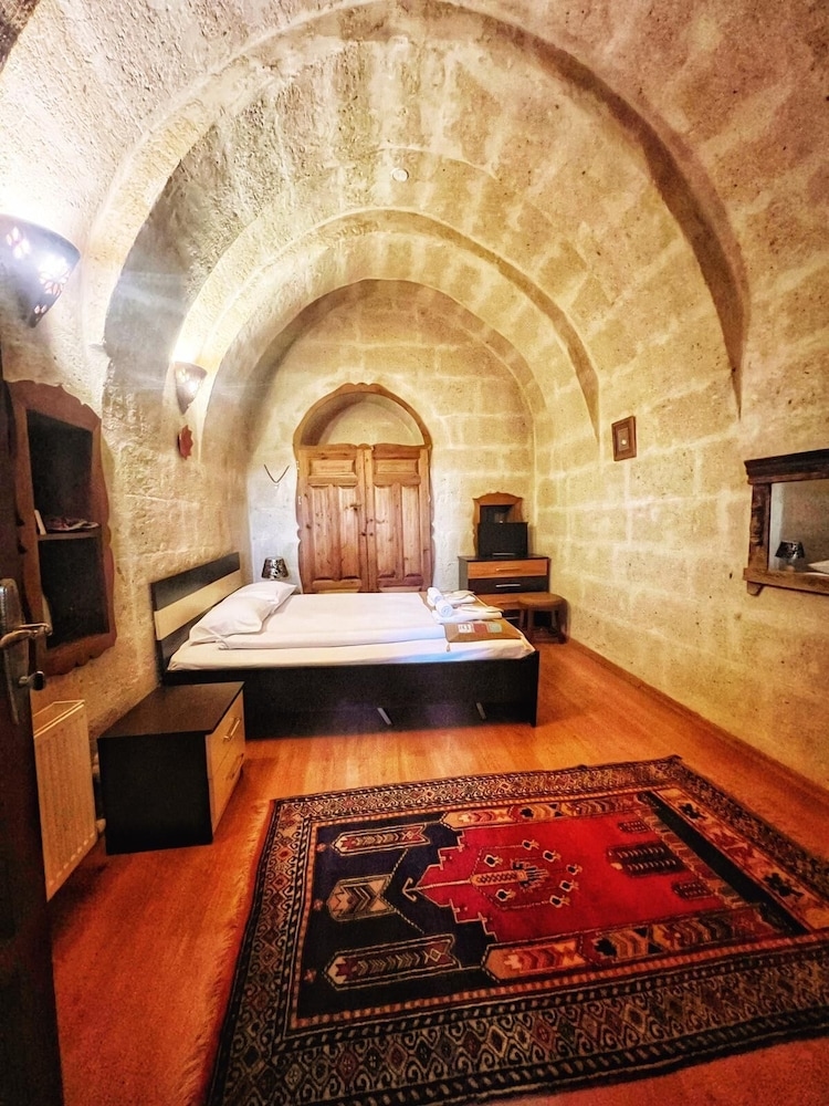 Bir Kedi Villa