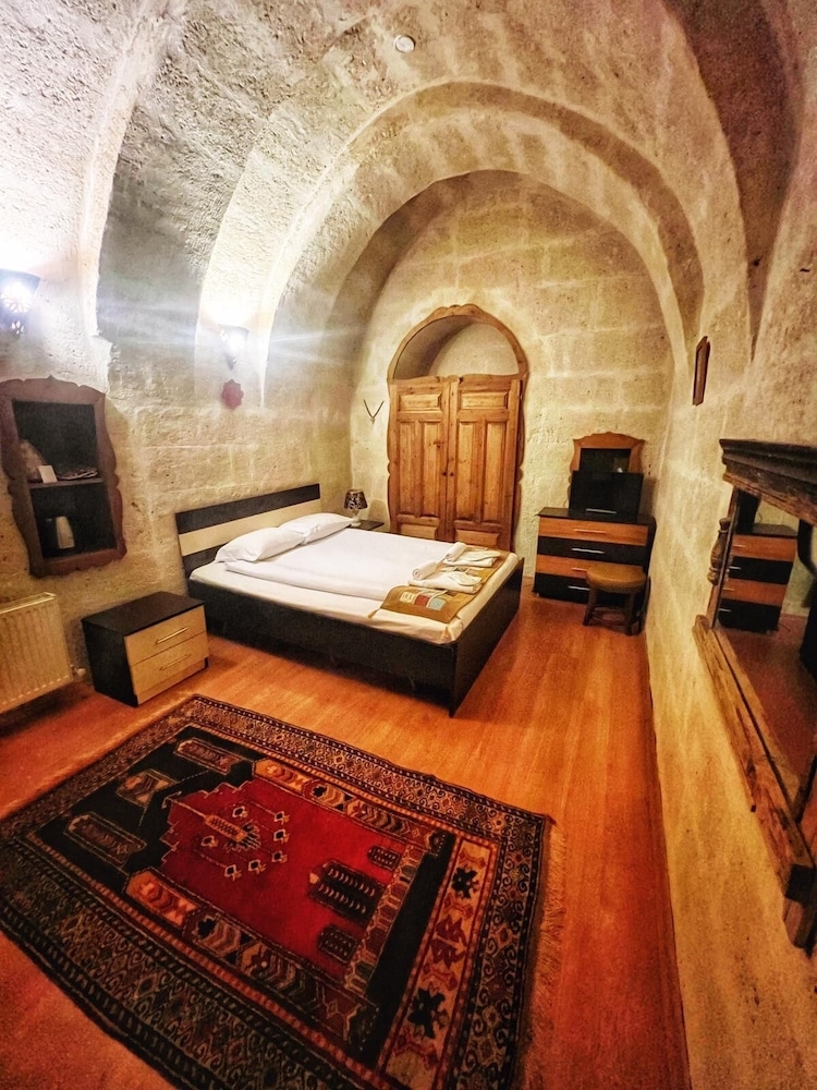 Bir Kedi Villa