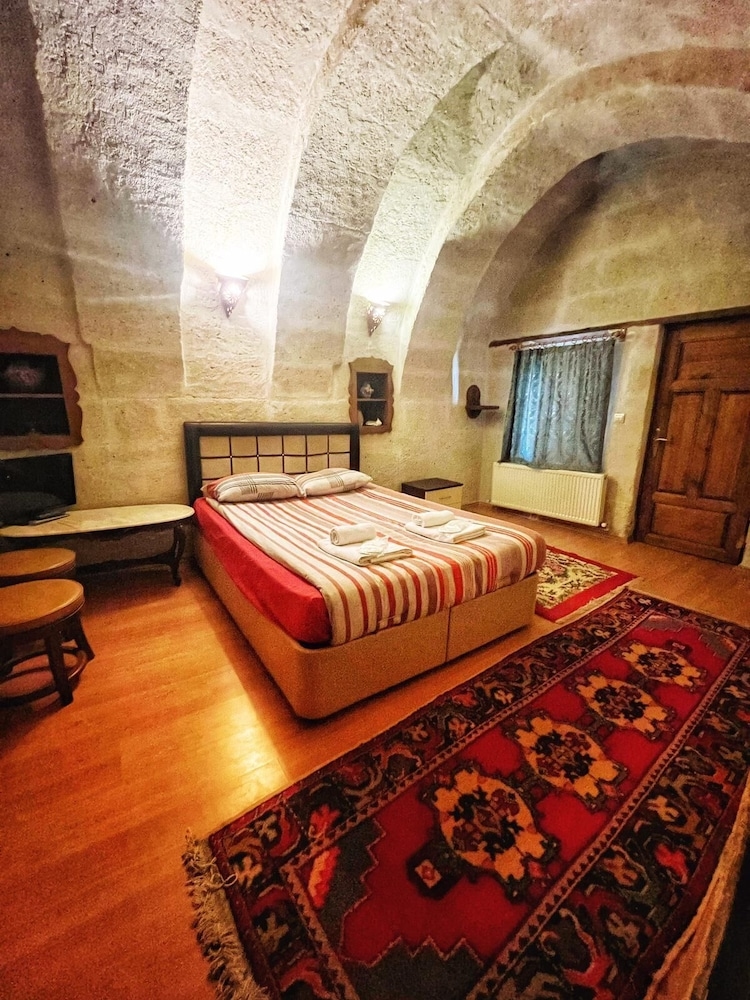 Bir Kedi Villa