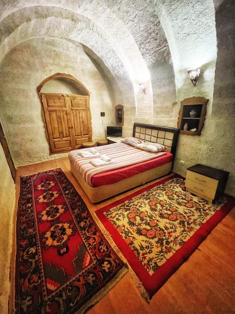 Bir Kedi Villa