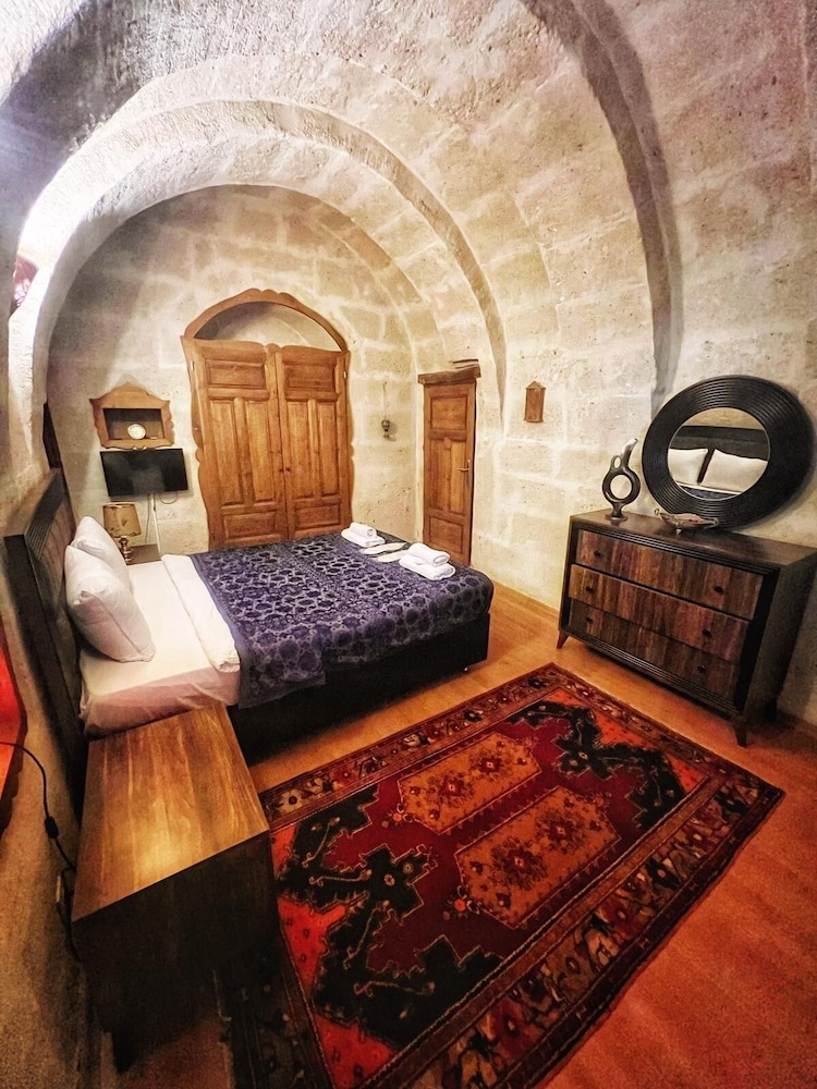Bir Kedi Villa