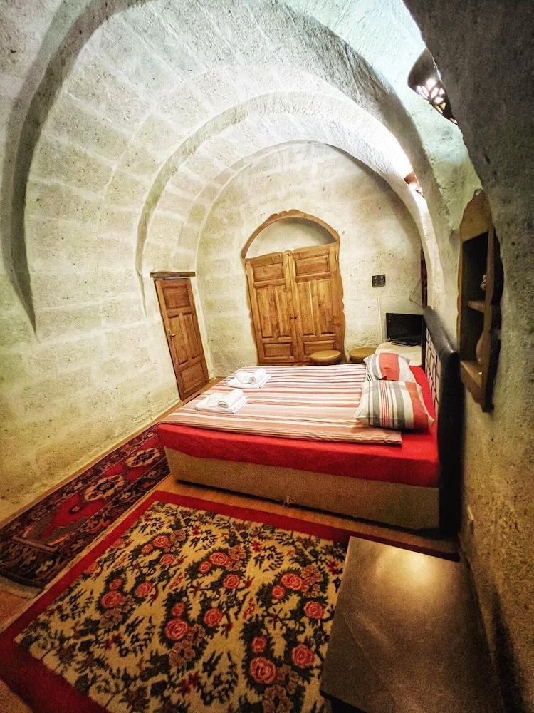 Bir Kedi Villa
