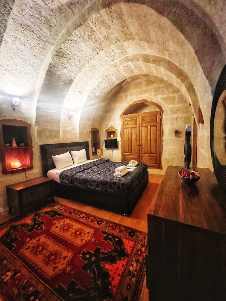 Bir Kedi Villa