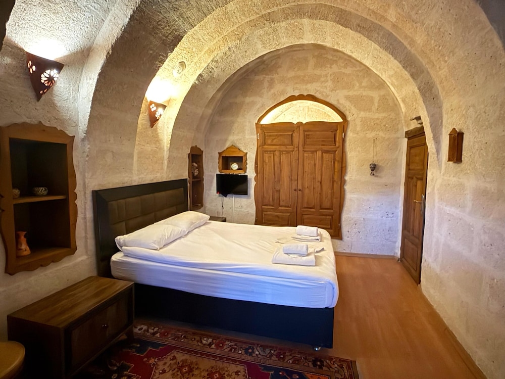 Bir Kedi Villa