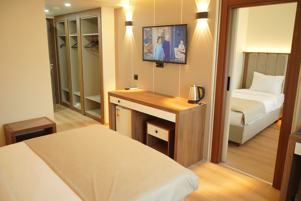 Lion City Hotel