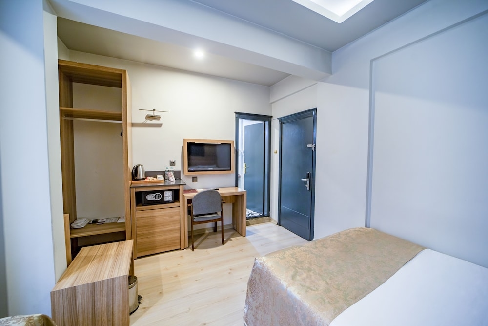 Aksular Hotel