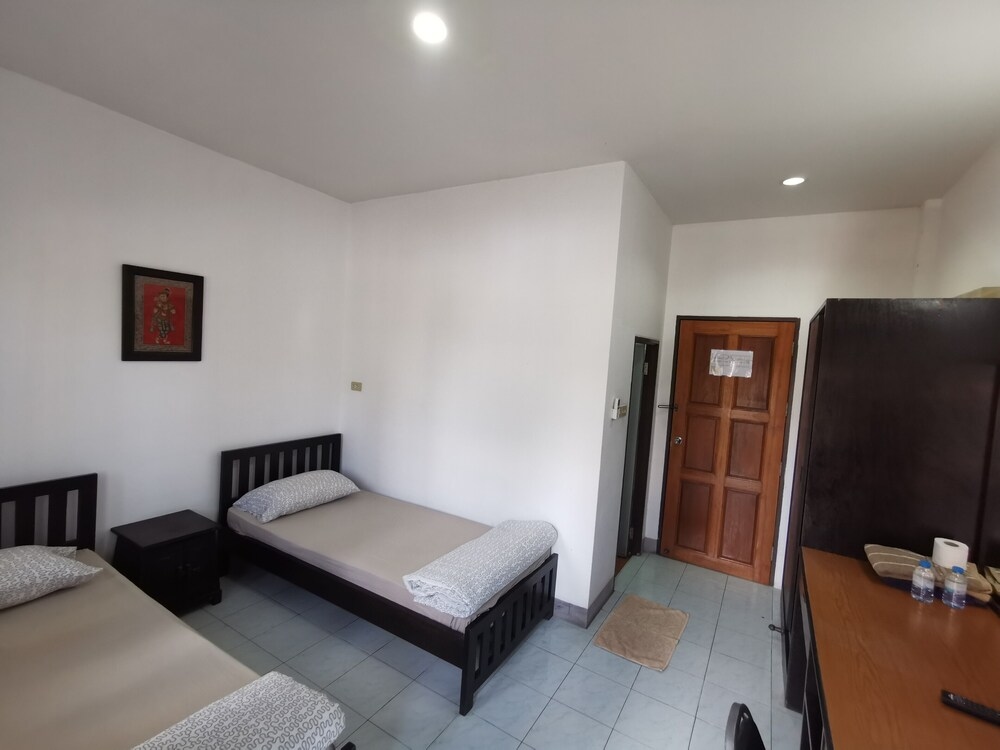 Dee Jai Hotel