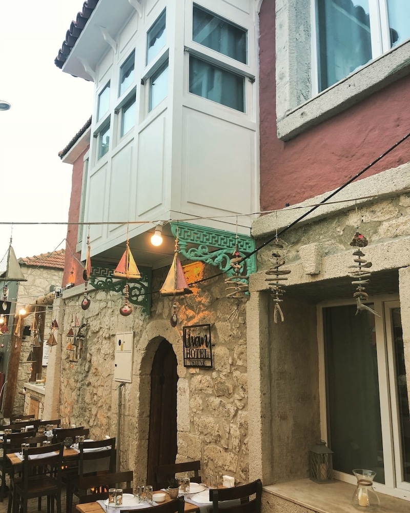 Livan Hotel Deluxe