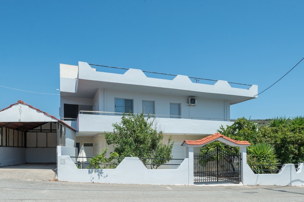 Paulsia Apartments