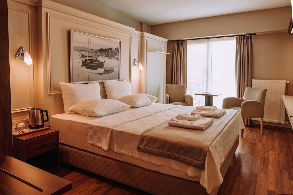 Armida City Hotel