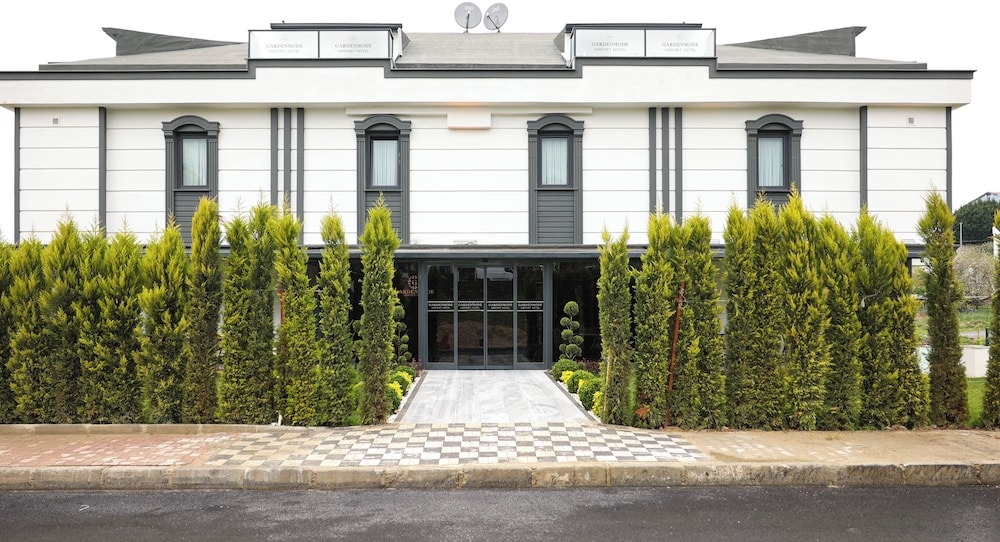 Garden Mode Airport Hotel