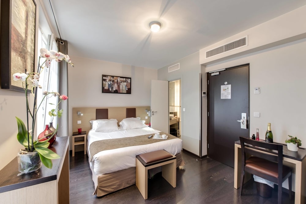 Hotel Source