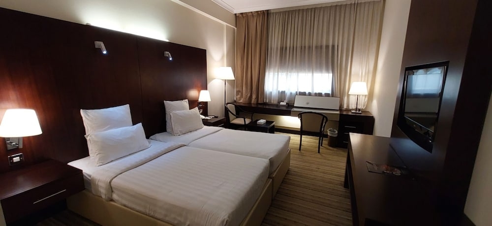 Aravi Hotel