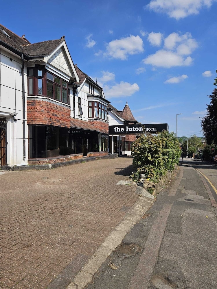 The Luton Hotel