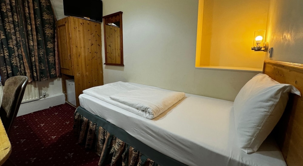 The Bridge Park Hotel