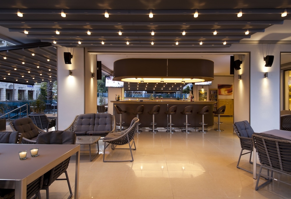 Aurasia Design Hotel