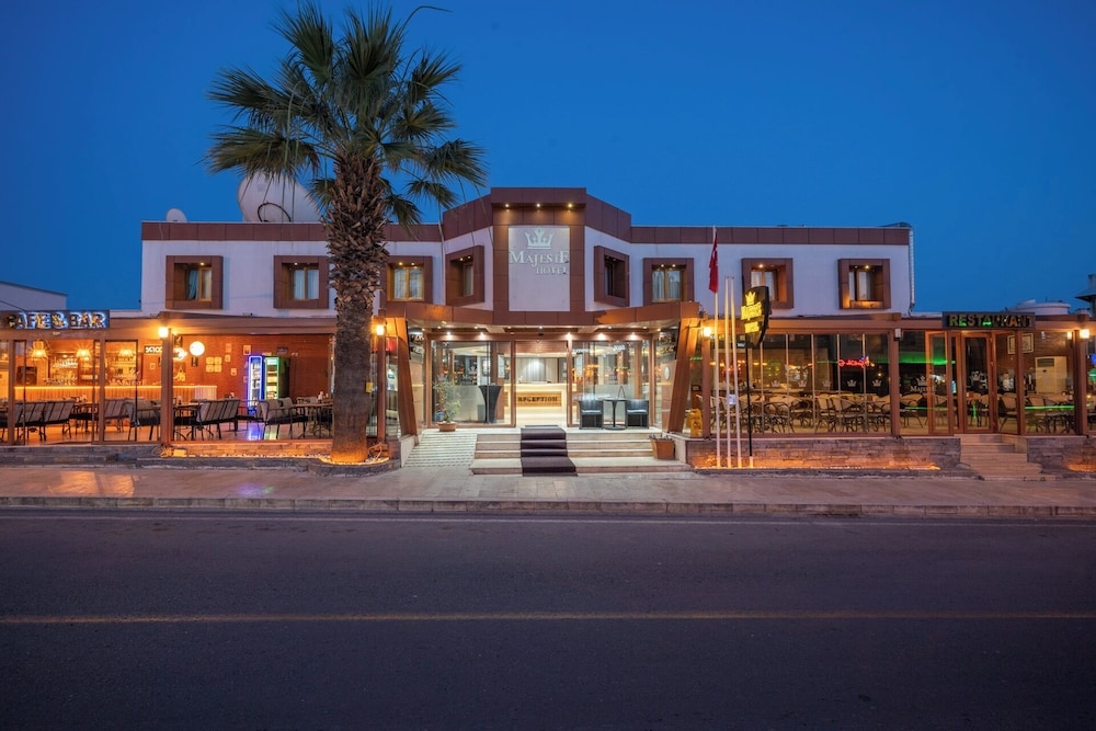 Majeste Hotel