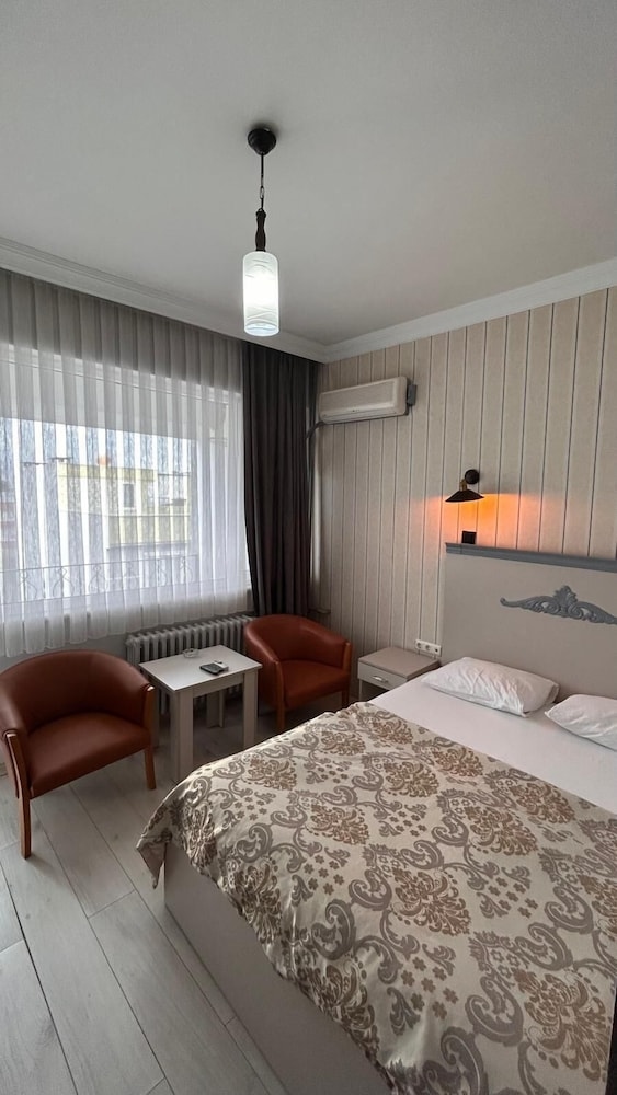 Dolphin Otel