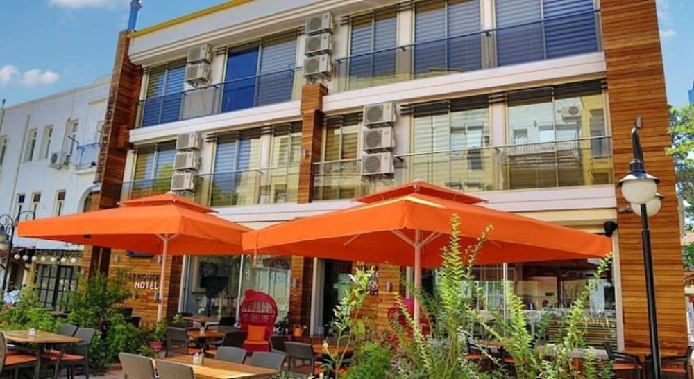 Upperhouse Hotel