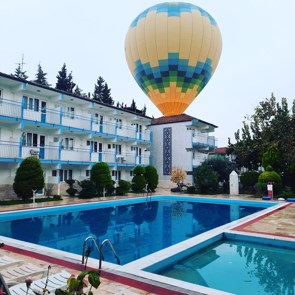 Uyum Hotel