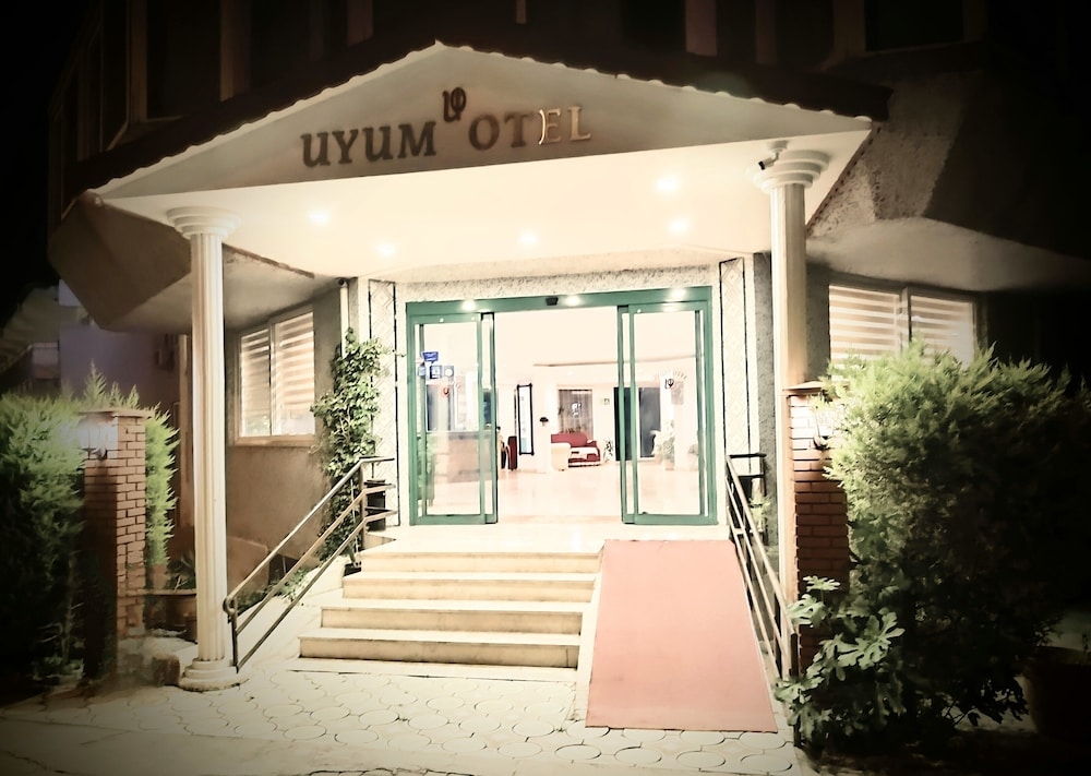 Uyum Hotel