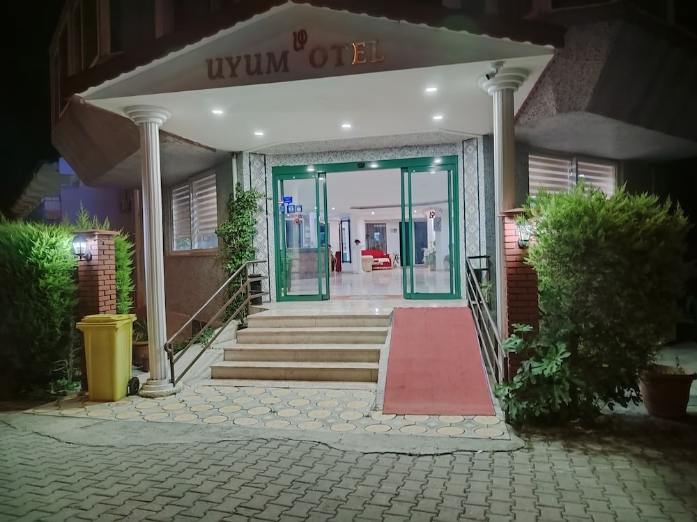 Uyum Hotel