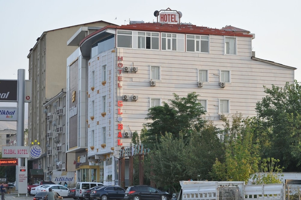 Global Hotel