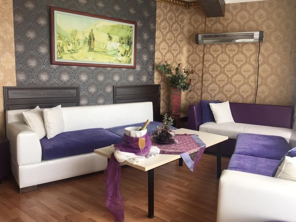 Club Rose Bay Hotel