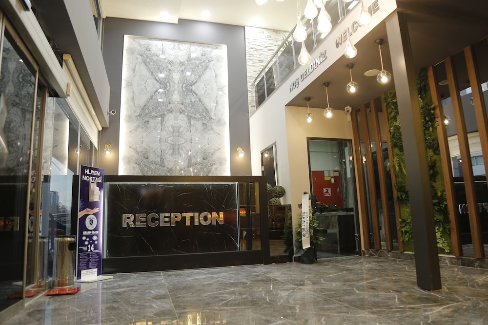 Grand Zara Hotel