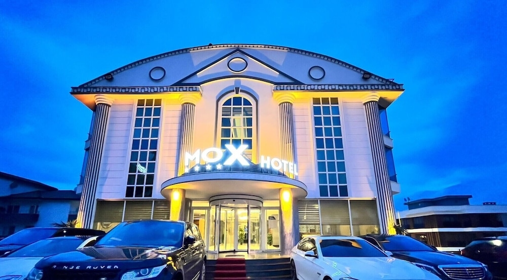 Mox Hotel Wellness & Spa