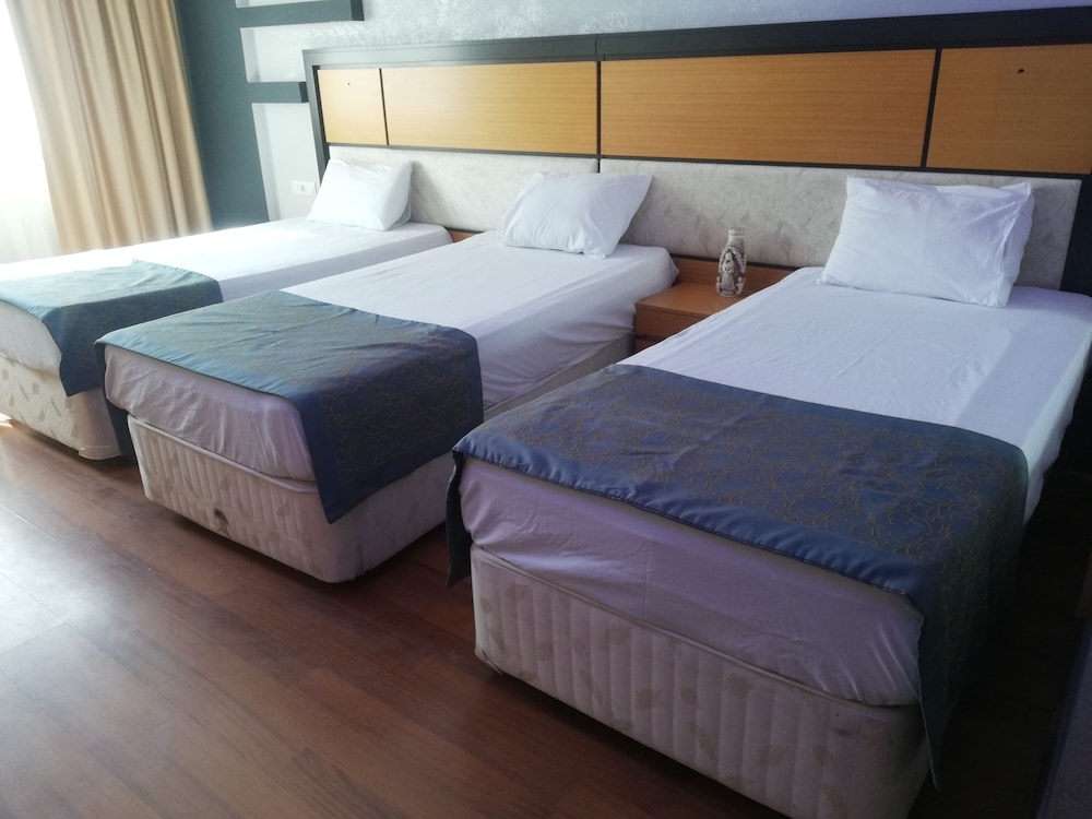 Unaten Hotel