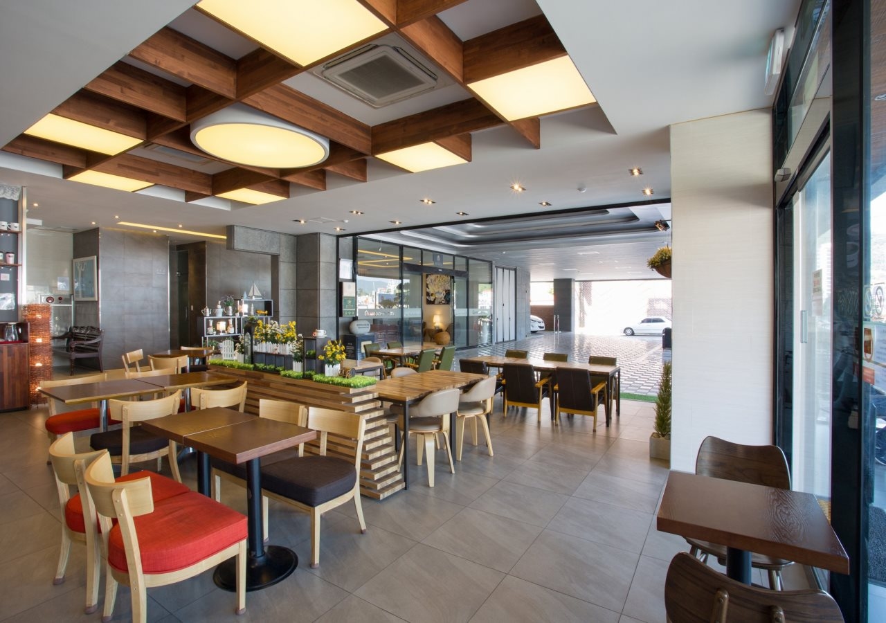 Benikea Anchovy Hotel