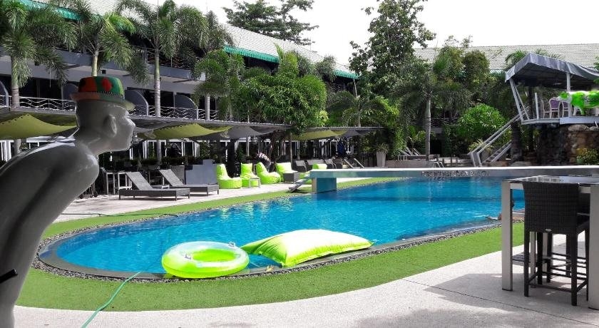 Momento Resort
