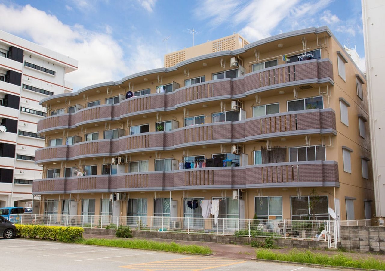 Beach Front Tower Mihama