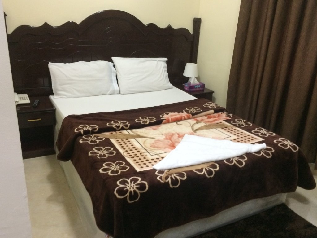 Montreal Naif Hotel