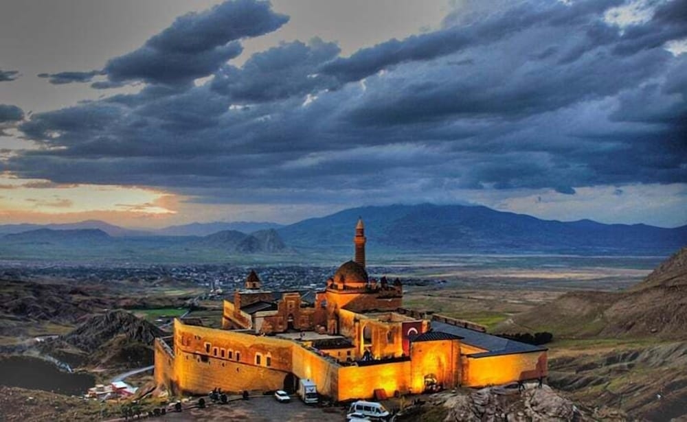 Grand Aga Hotel