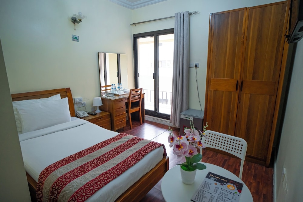 Al Karnak Hotel