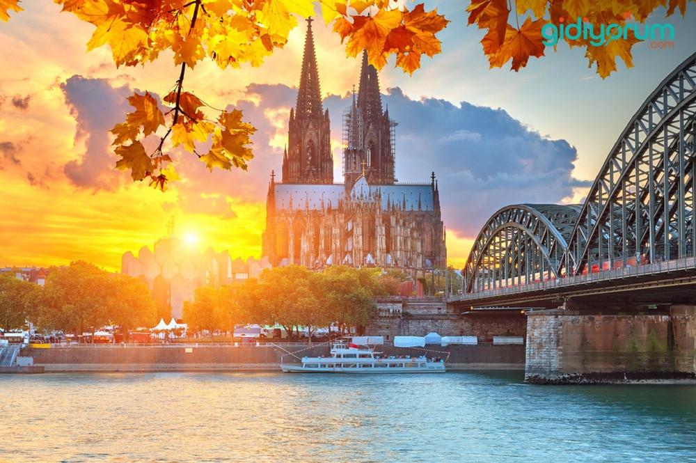 Gotik Bir Şehir: Köln