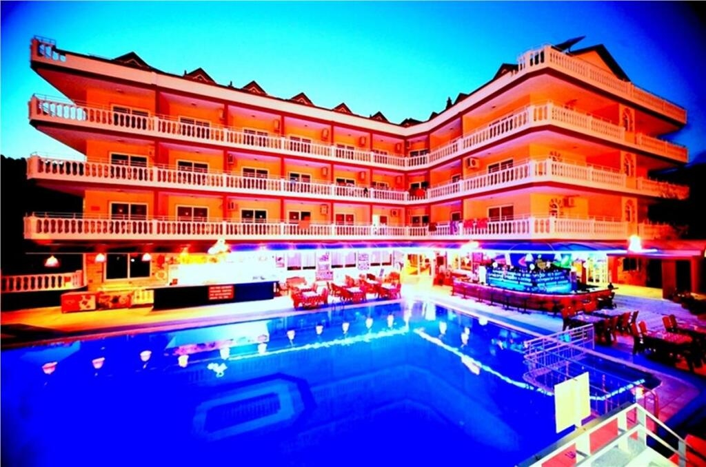 Musti's Royal Plaza Hotel