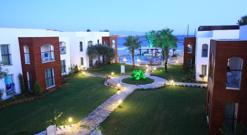 Costa Luvi Hotel