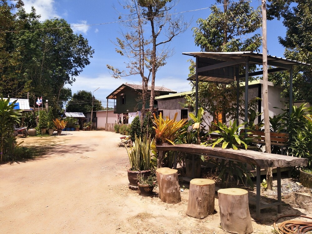 Baan Suan Siri Resort