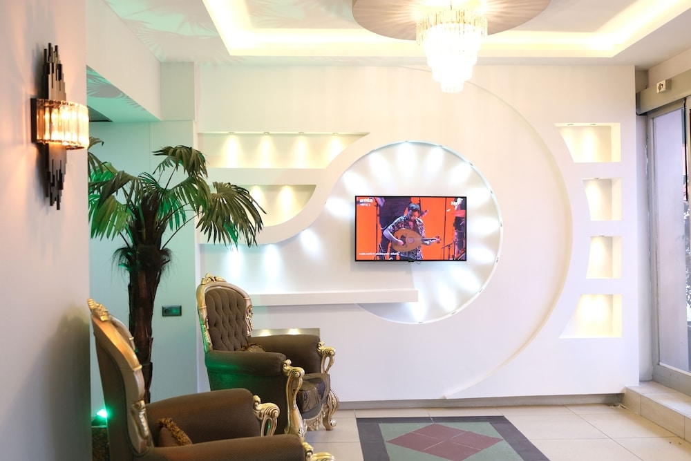 GRAND 01 OTEL