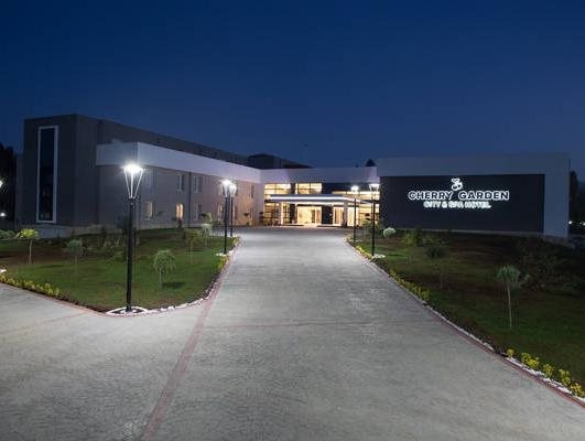 Cherry Garden City & Spa Hotel